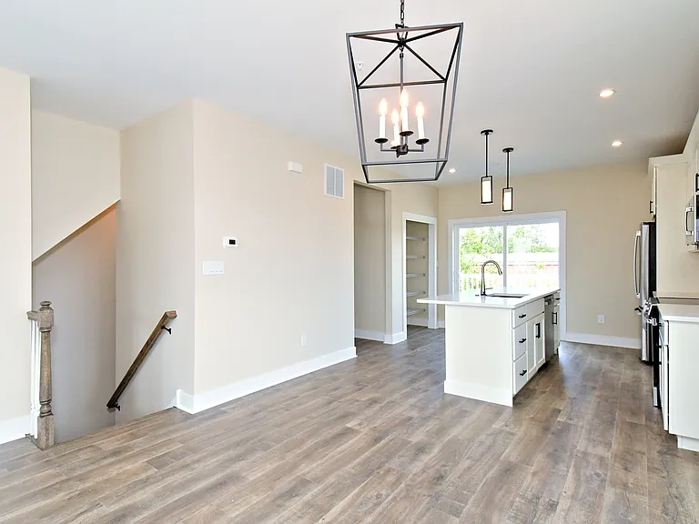 101 Hatfield Vlg — Photo 14