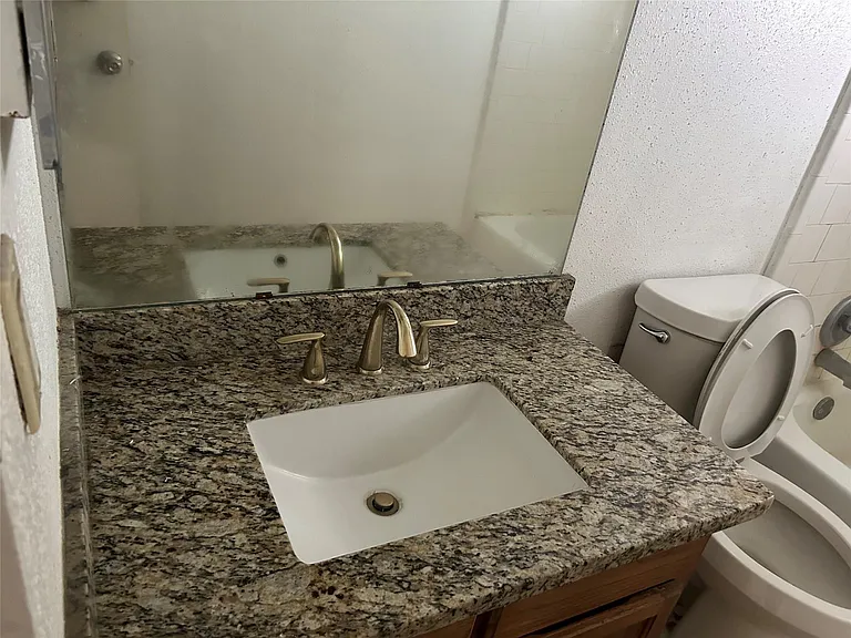 1154 W Brompton Dr — Photo 12