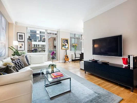 Sold by Sotheby's International Realty | media 19
