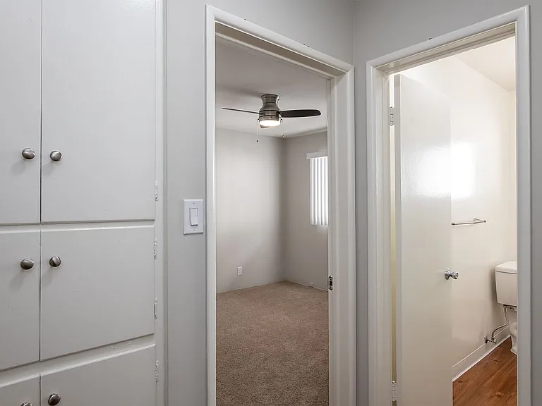 320 N Howard St — Photo 12