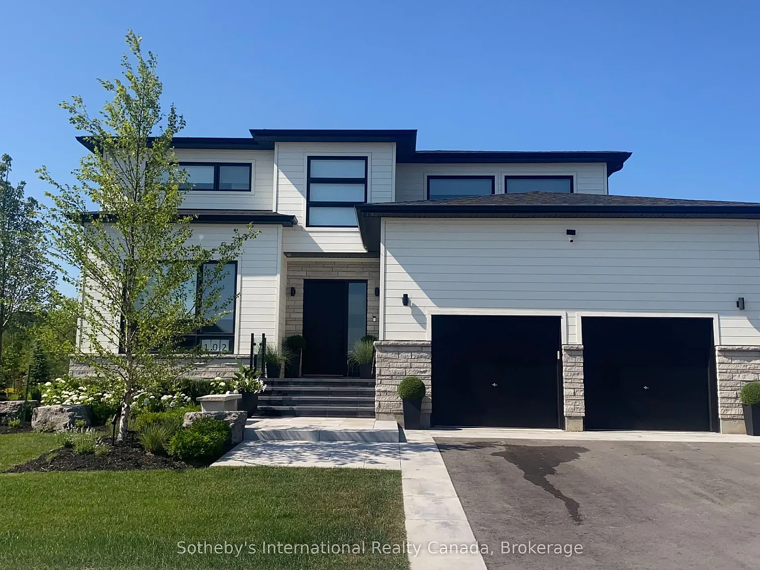 4 bed, $5,000 — Photo 1