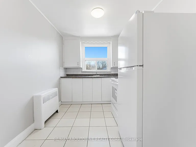 1047 Churchill Ave E #5 — Photo 16