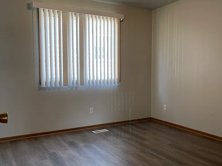 841 Dickinson Ave #4 — Photo 5