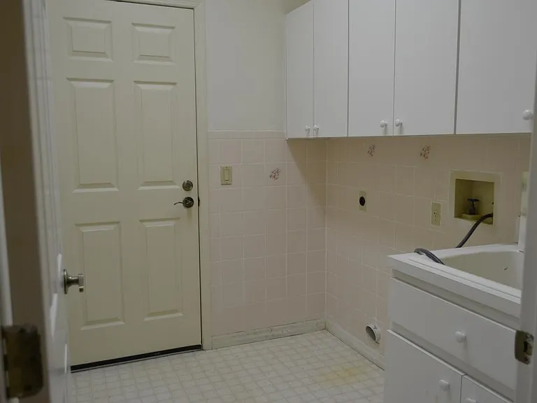 318 W Hillmoor Ln — Photo 23
