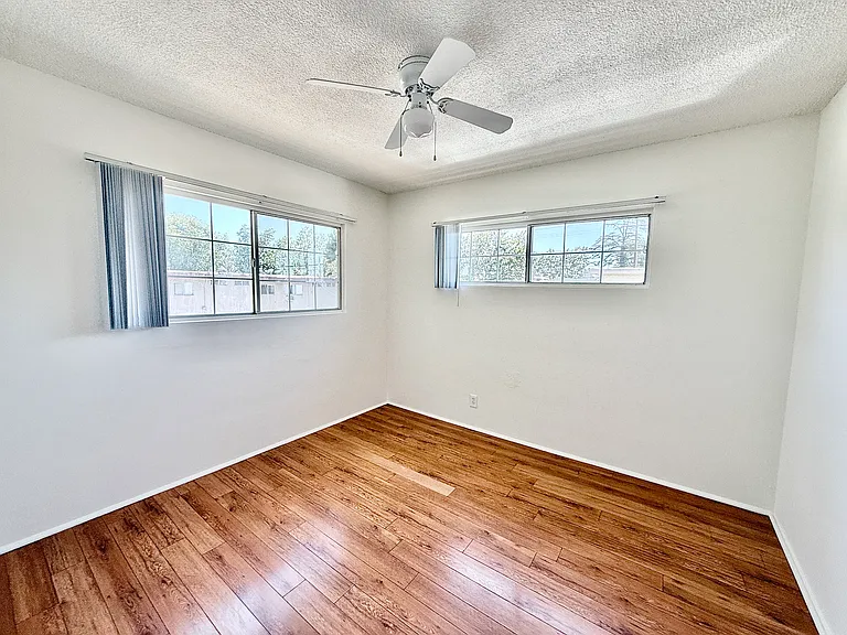 13645 Runnymede St #5 — Photo 19