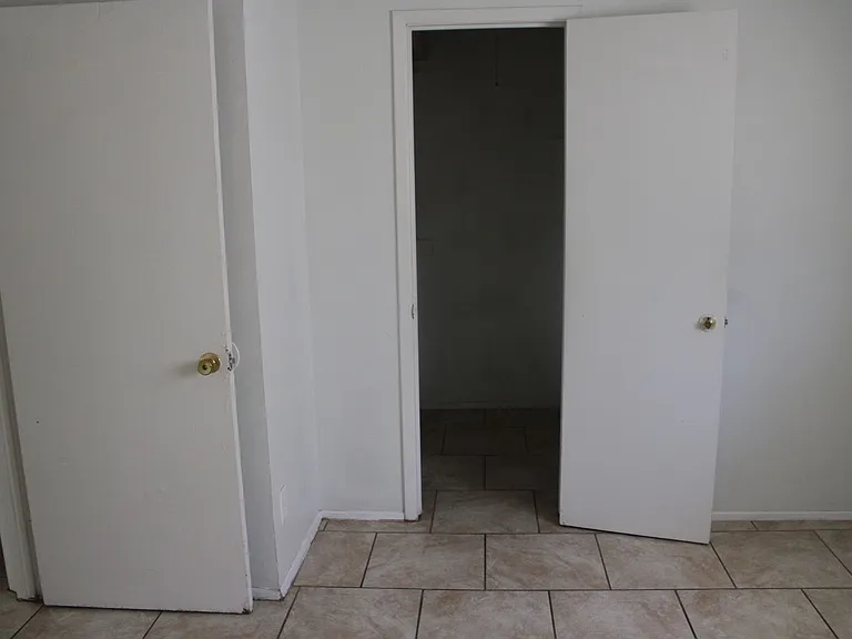 3905 Flory Ave #10 — Photo 13