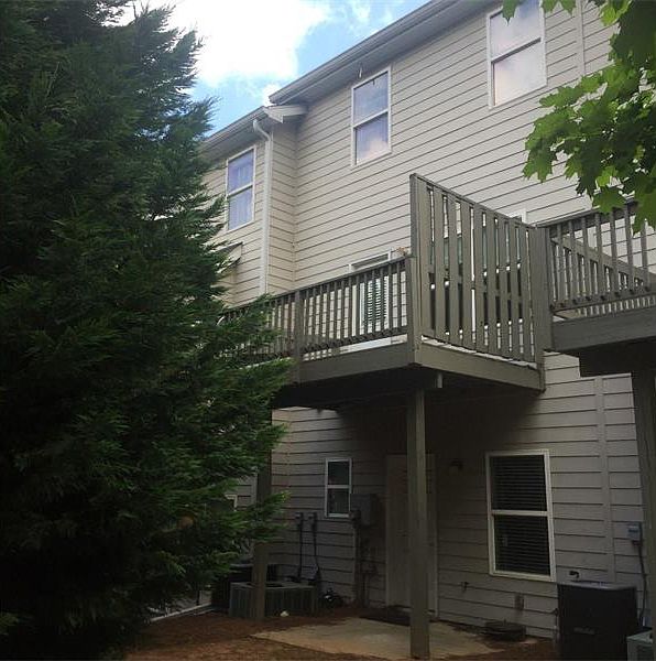 2nd image of 3073 Lauren Parc Rd