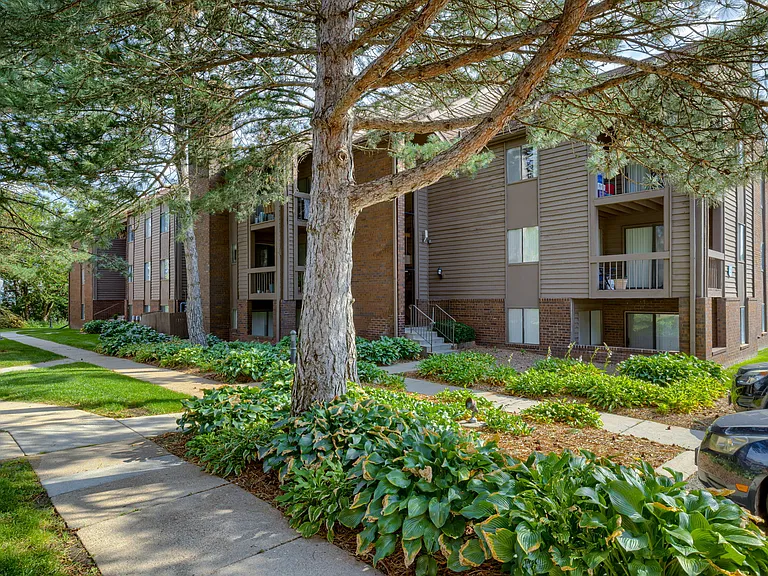 Lake Candlewood Apartments — Photo 31