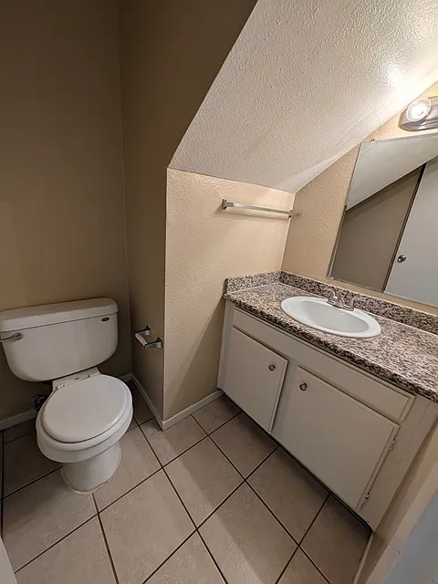 2 bed, 1.5 bath, 800 sqft, $1,950 — Photo 4
