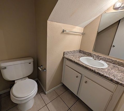 4th image of 1135 Helix St APT 4