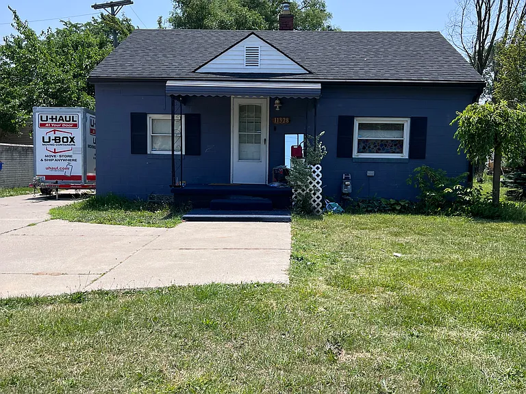 11328 E Ten Mile Rd — Photo 1