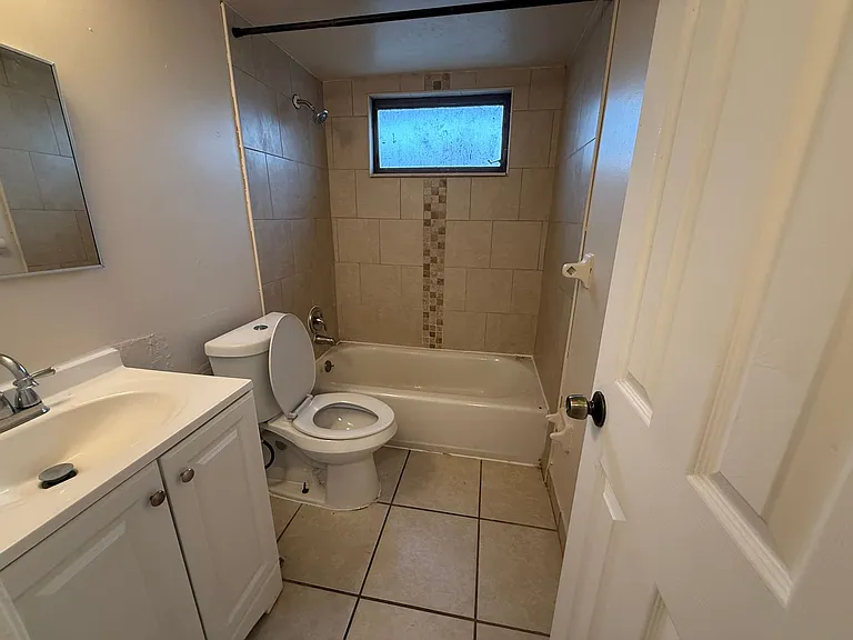 3950 Lora St — Photo 20