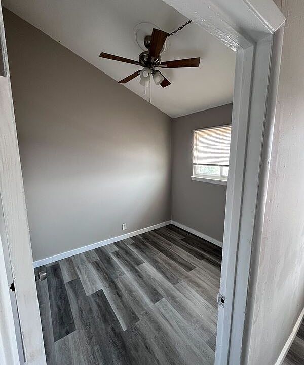 1st image of 1512 Sylvan Ln APT 1