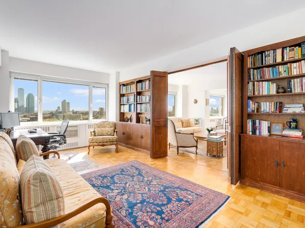 45 Sutton Place image 11 of 43