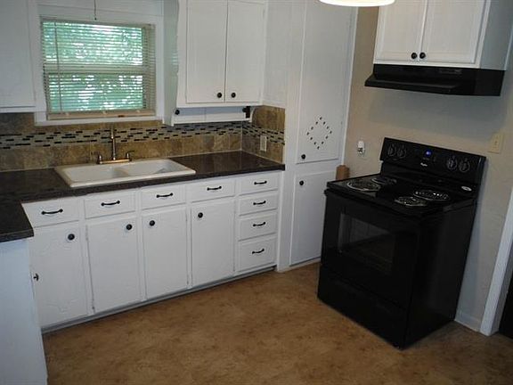 5th image of 606 Harrisdale Ave