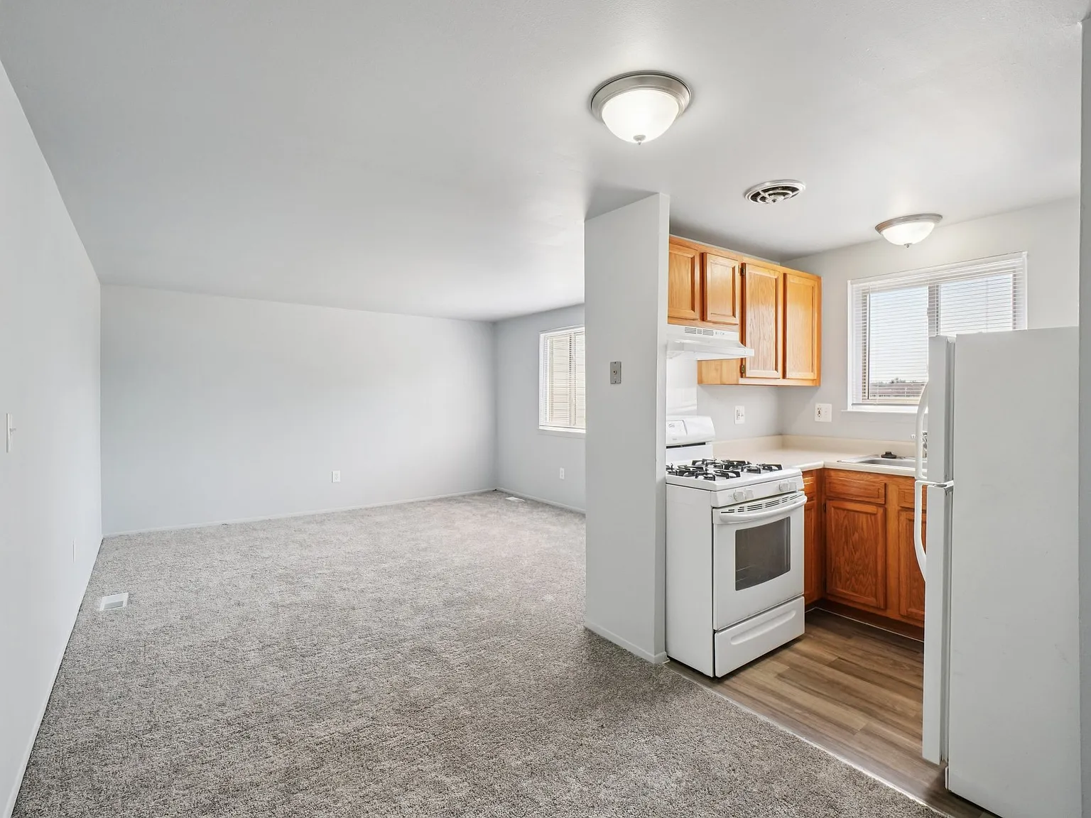Creekside Apartments — Photo 3