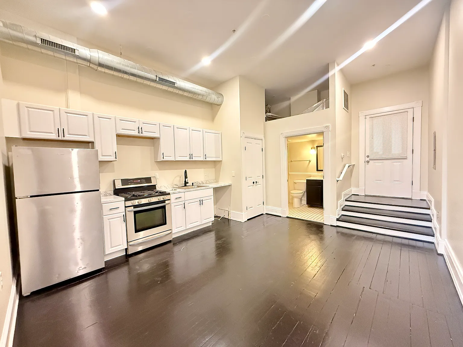 Studio, 550 sqft, $1,250 — Photo 1