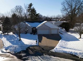 812 Woodbridge Dr, Quincy, IL 62301