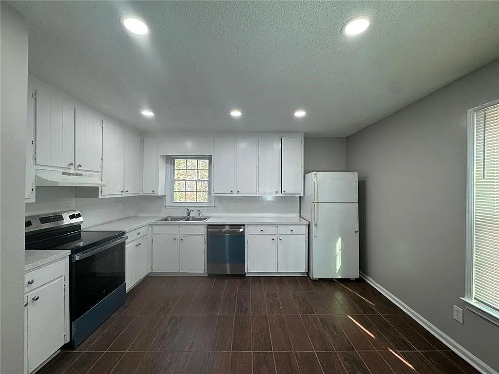 Building Photo - 385 Holly Ridge Dr #5