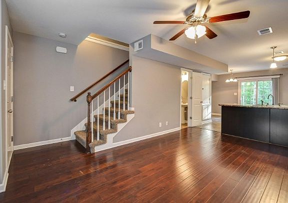 4th image of 2256 McCormick Ln #A