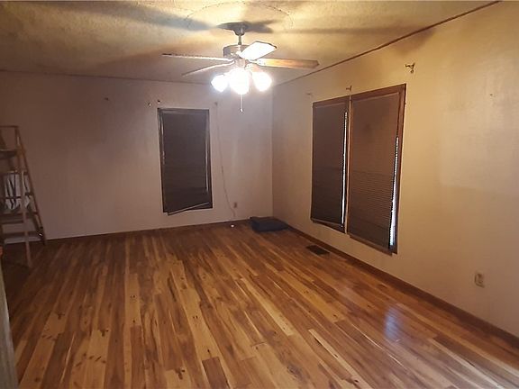 5th image of 109 Lincoln Ave