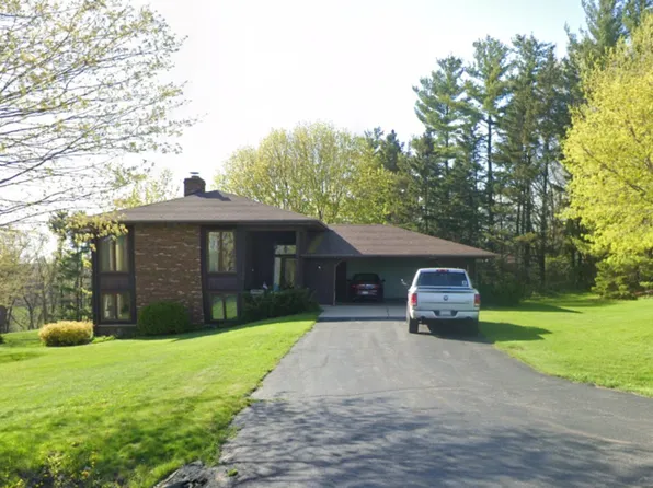 9519 Mullen Dr, Allenton, WI 53002