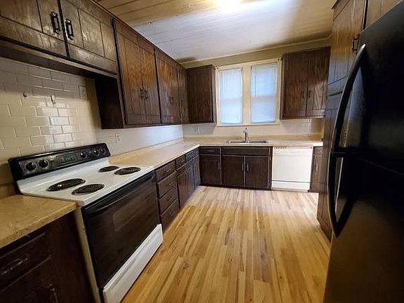 2nd image of 1202 6th Ave S
