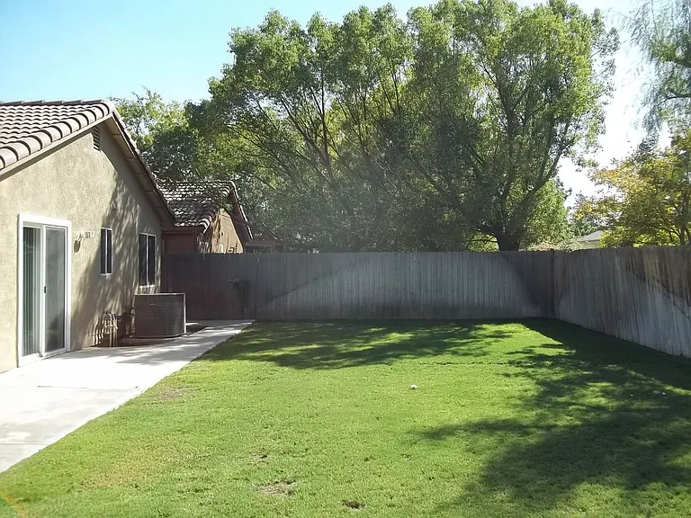 6137 N Alva Ave — Photo 12