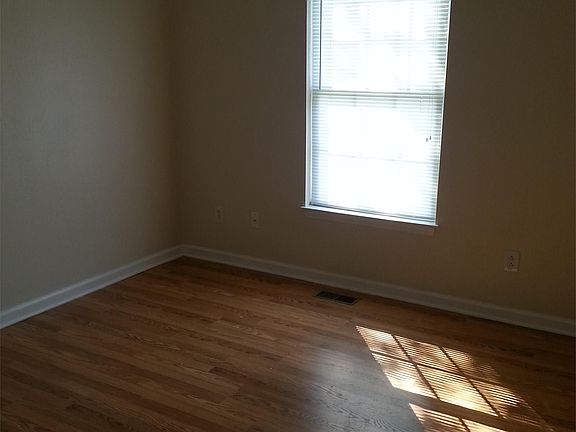 4th image of 2818 King St NE