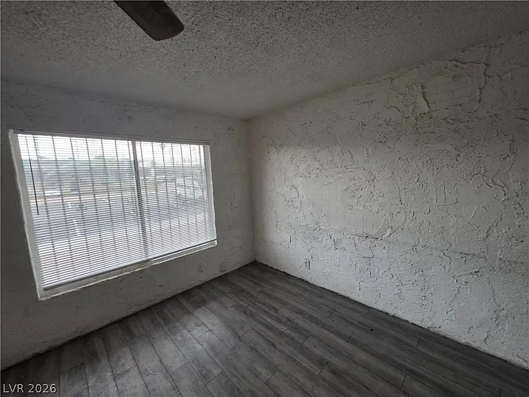 595 S Royal Crest Cir #18 — Photo 14