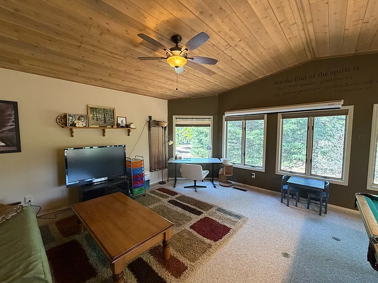 1617 N Mariposa Rd — Photo 11
