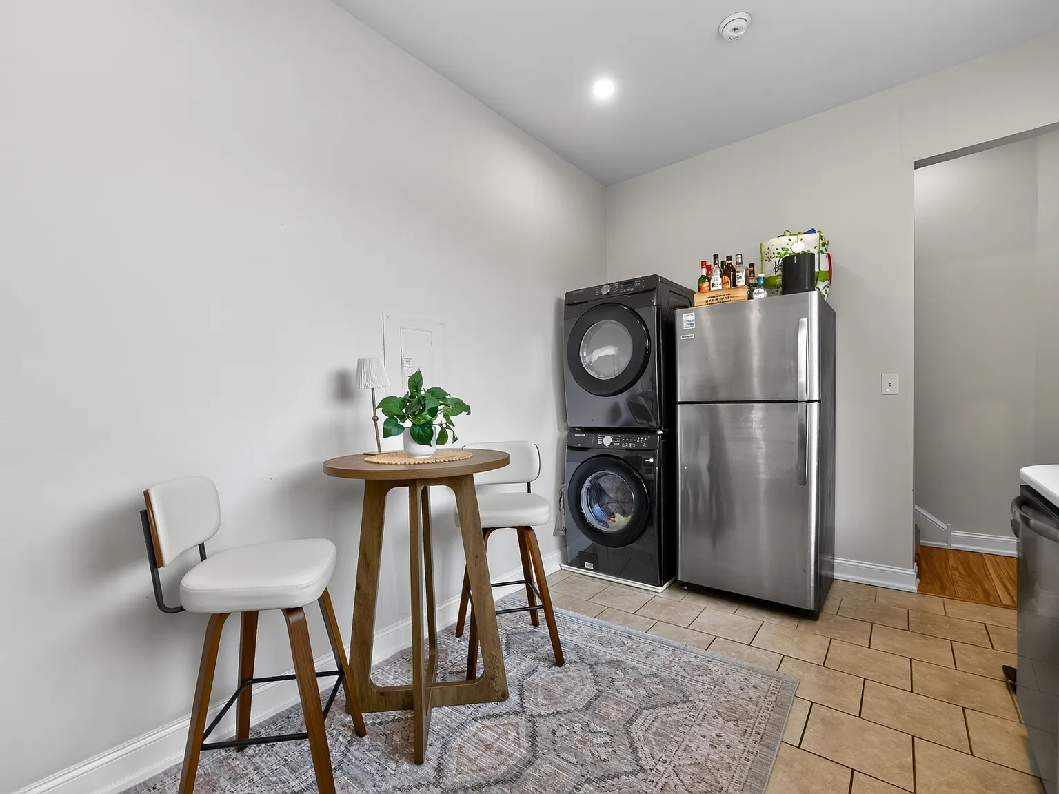 1 bed, 750 sqft, $1,750 — Photo 4
