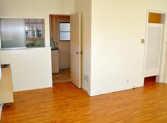 4th image of 564 Cliff Dr APT 4