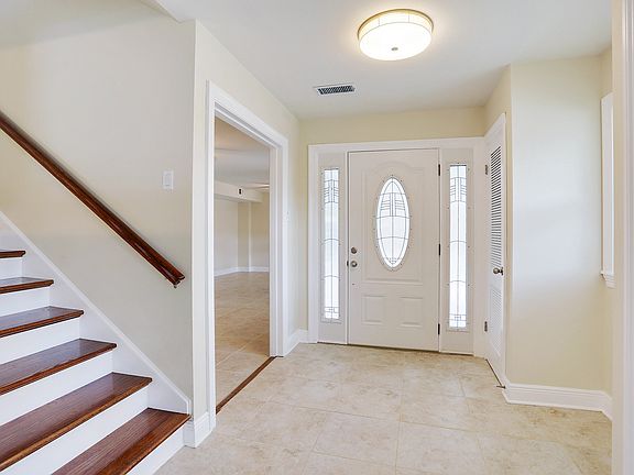 5th image of 2374 Beck St