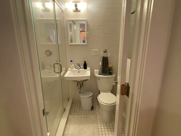 15 Euston Rd #14 — Photo 10