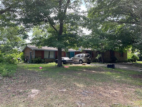 3rd image of 103 Woodside Cir