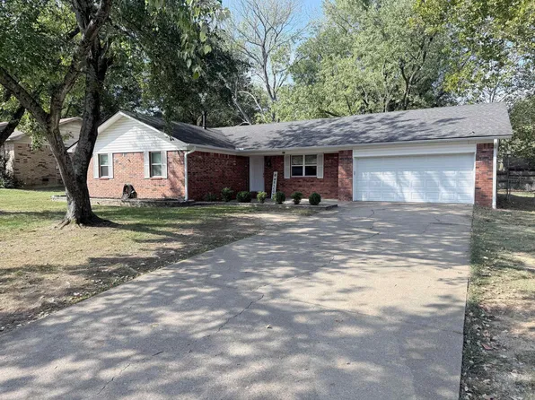 207 Navajo Dr, Searcy, AR 72143