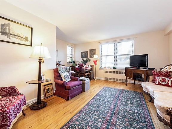 5th image of 8901 Narrows Ave #2E