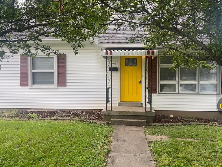 818 Carneal Rd — Photo 1