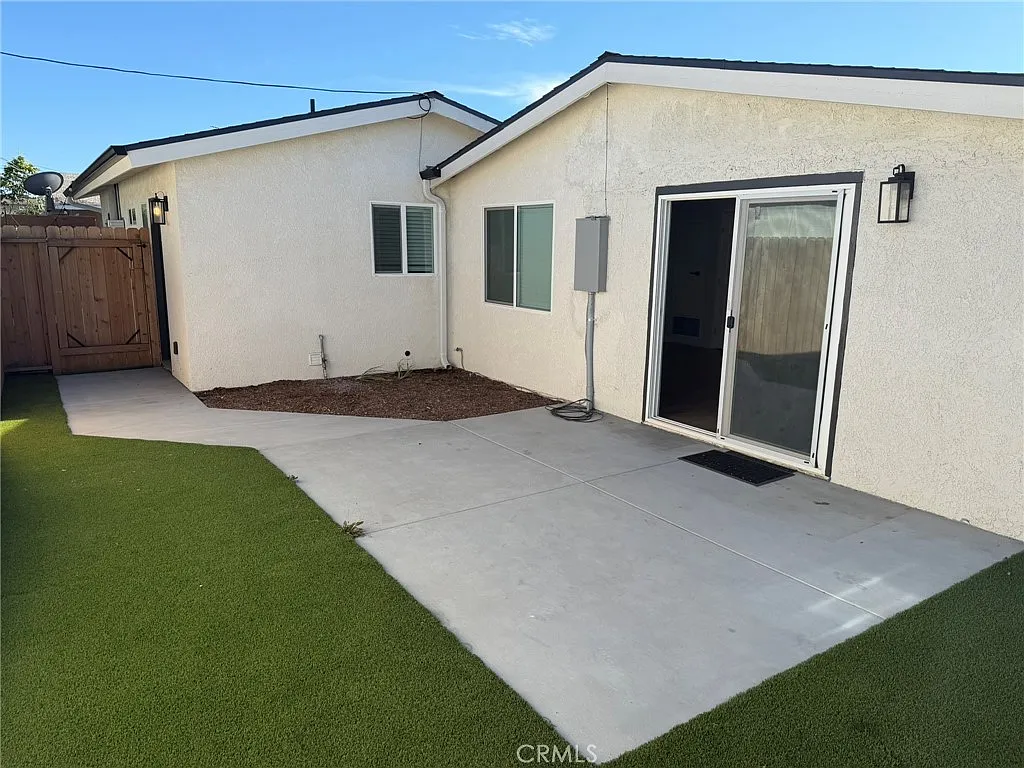 3 bed, 1200 sqft, $3,850 — Photo 1