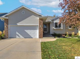 7708 S 166th St, Omaha, NE 68136