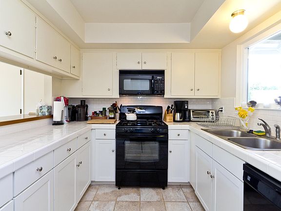 5th image of 7448 San Carpino Dr