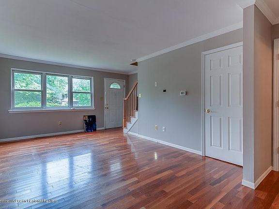 3rd image of 368 Ilona Ct