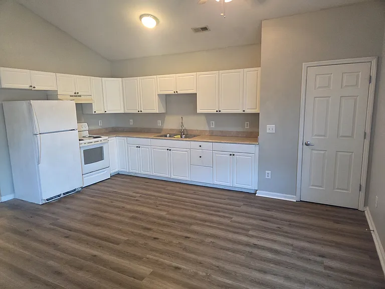 515 S 10th St #2 — Photo 3