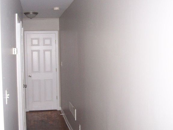3rd image of 2235 Indiana Ave Floor 2