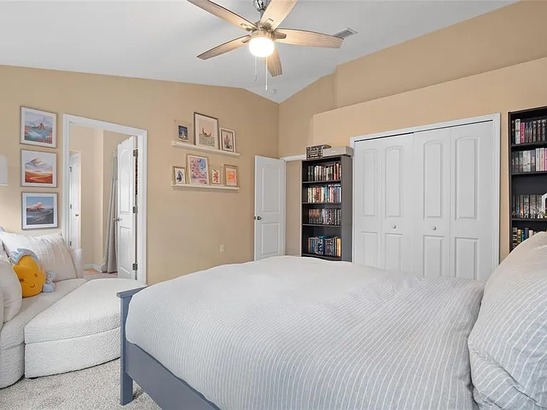 6714 Breezy Palm Dr — Photo 17