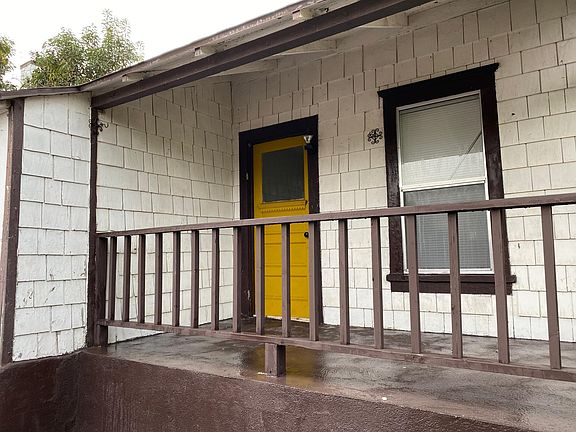 2nd image of 2258 Duane St