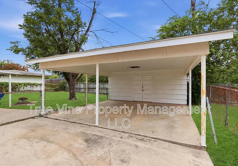 2423 W Gramercy Pl — Photo 39