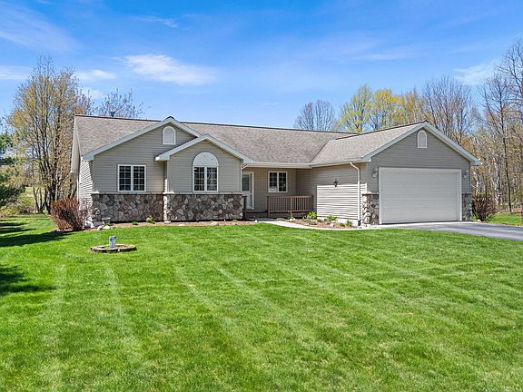 3rd image of 8673 Sun Bay Ct