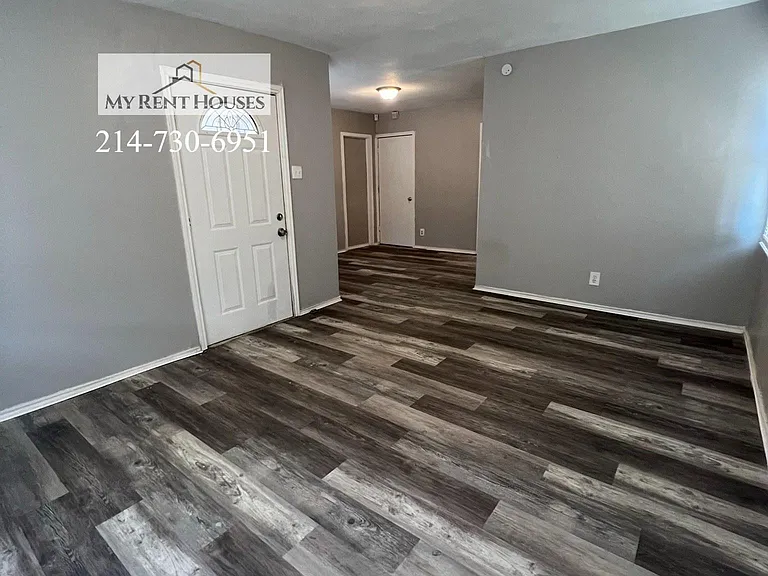 1906 Village Way — Photo 2